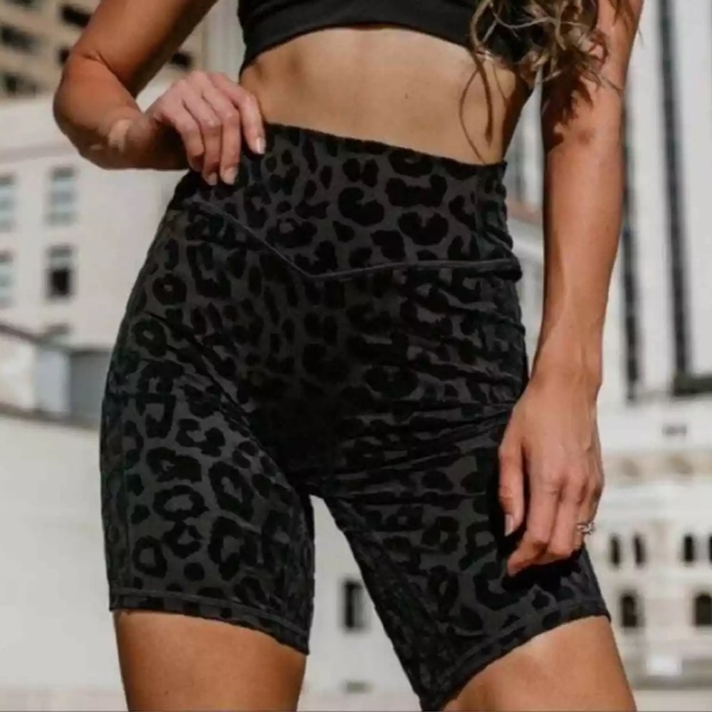 Balance Athletica Rider Luxe Leopard shorts